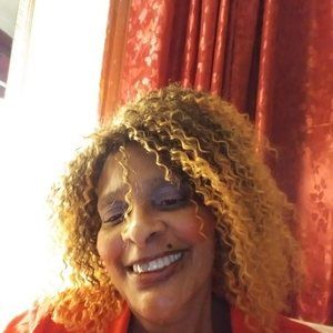 Meet your Posher, Sharon